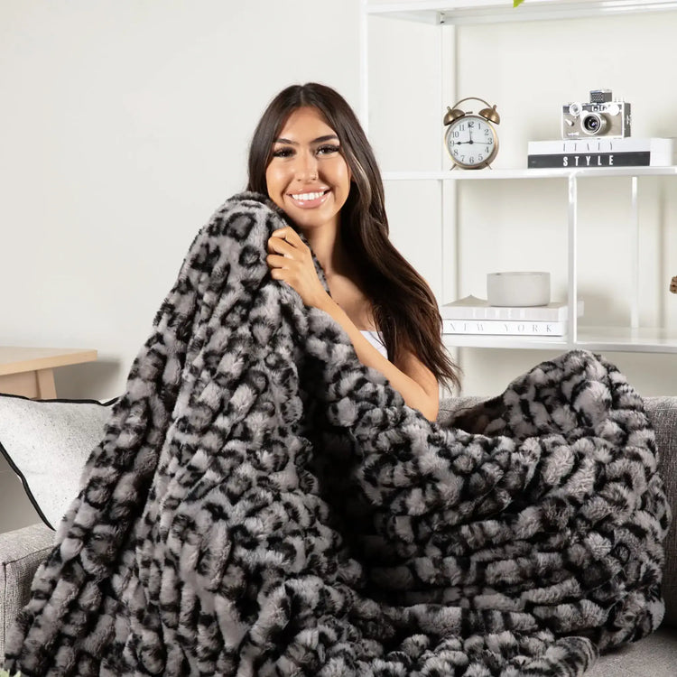 Clouded Leopard Blanket Silver